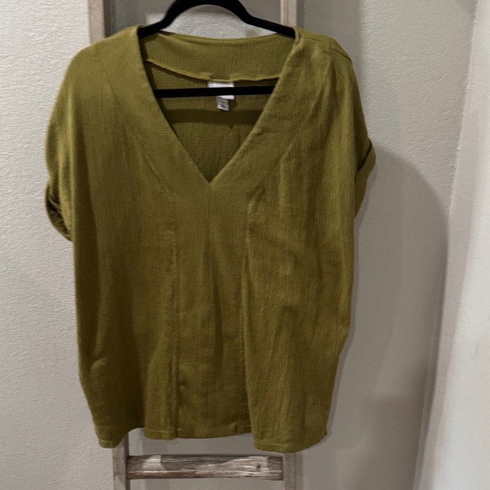 Ava & Viv Olive Green V-Neck Short Sleeve Blouse